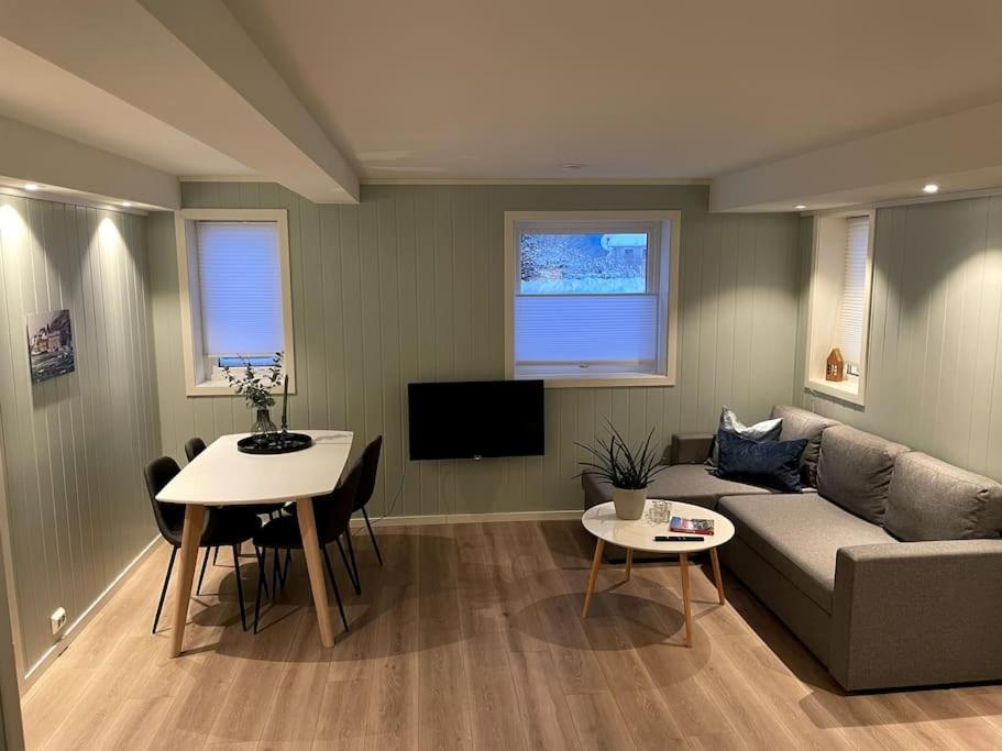 Lofoten - New Apartment, Close To Airport. Leknes Extérieur photo