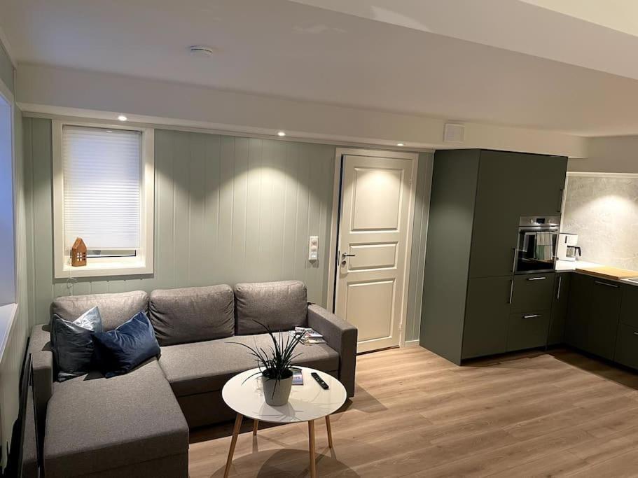 Lofoten - New Apartment, Close To Airport. Leknes Extérieur photo